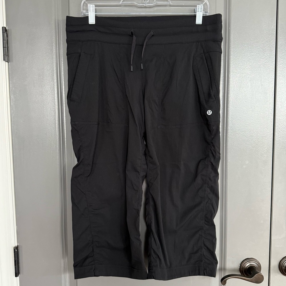 Lululemon Dance Studio Black Swift Mid Rise Crop Pants Size 8